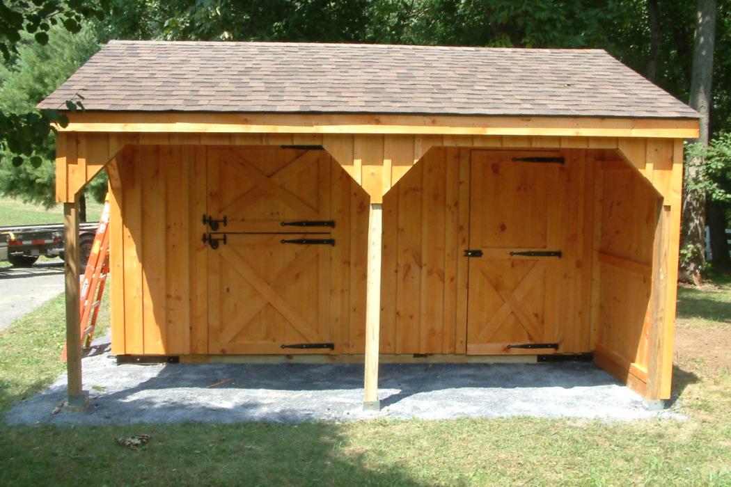 Stall Barn With 8' Or 10' Overhang 